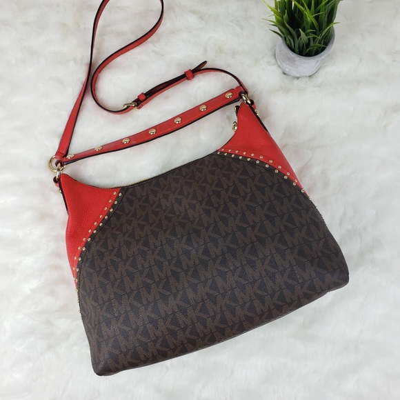 Michael Kors Aria Monogram Crossbody - Picture 5 of 10